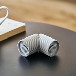 Głośnik bezprzewodowy Lexon Ray Speaker Srebrny - Raw Alu