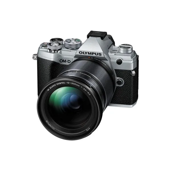 Aparat Olympus OM-D E-M5 Mark III srebrny + M.ZUIKO DIGITAL ED 12-200 mm f/3.5-6.3