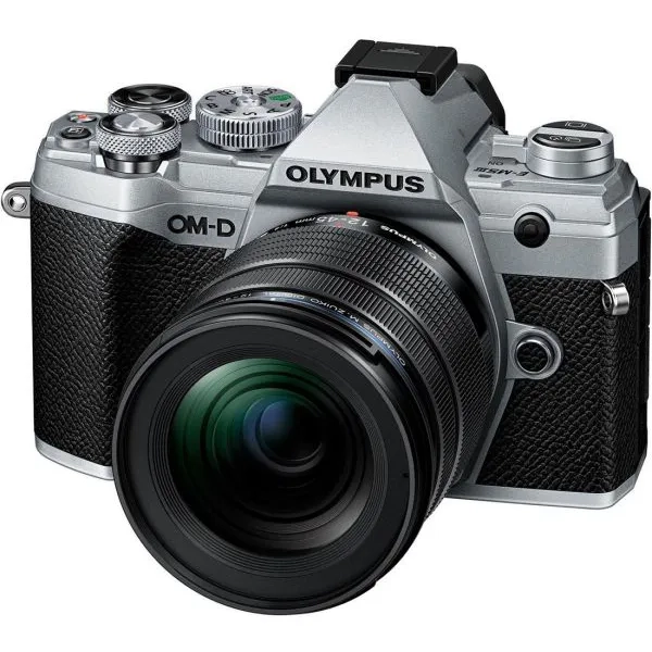 Aparat Olympus OM-D E-M5 Mark III srebrny + M.Zuiko Digital ED 12‑45mm f/4 Pro