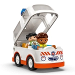 LEGO DUPLO Karetka z kierowcą 10447