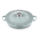 Garnek Gourmet ze zdobieniem Le Creuset 26 cm Morski niebieski - Sea salt blue