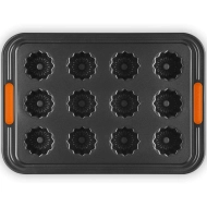 Forma na 12 cannelé Le Creuset Czarna - Black