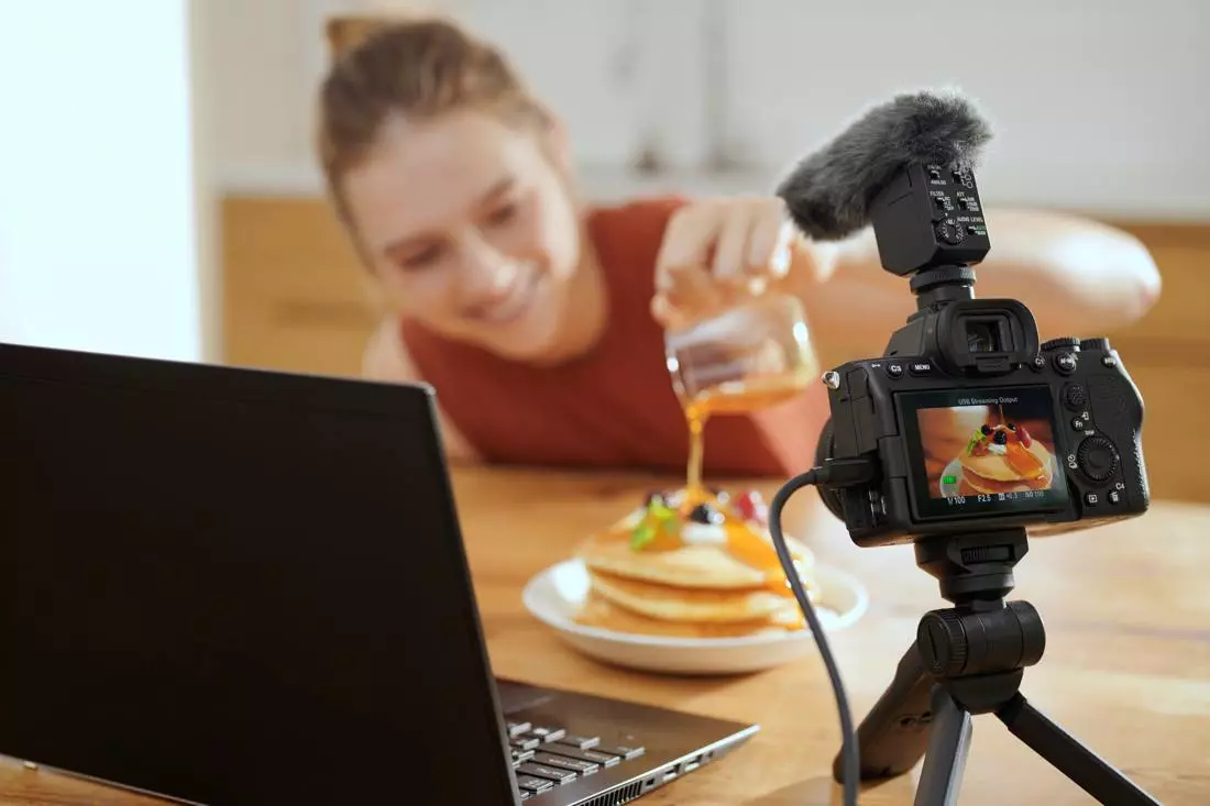 aparat-sony-a7-iv-fe-28-70-mm-f-3-5-5-6-oss-ilce7m4kb