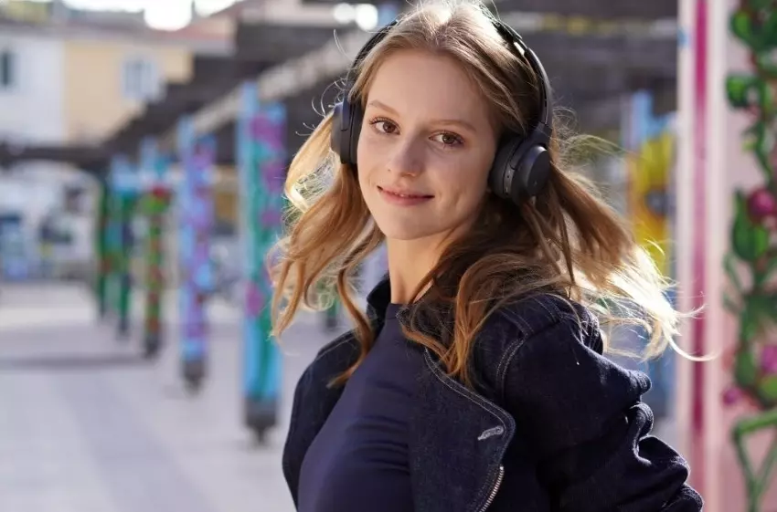 aparat-sony-a6400-16-50-mm-f-3-5-5-6-czarny-ilce6400lb-cec