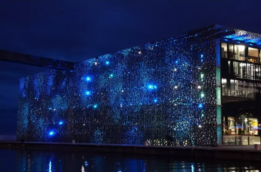 aparat-sony-a6400-18-105-mm-f-4-czarny-ilce6400