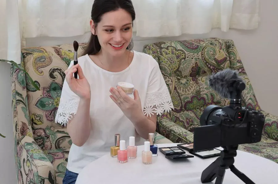 Canon RF 16 mm f/2.8 STM