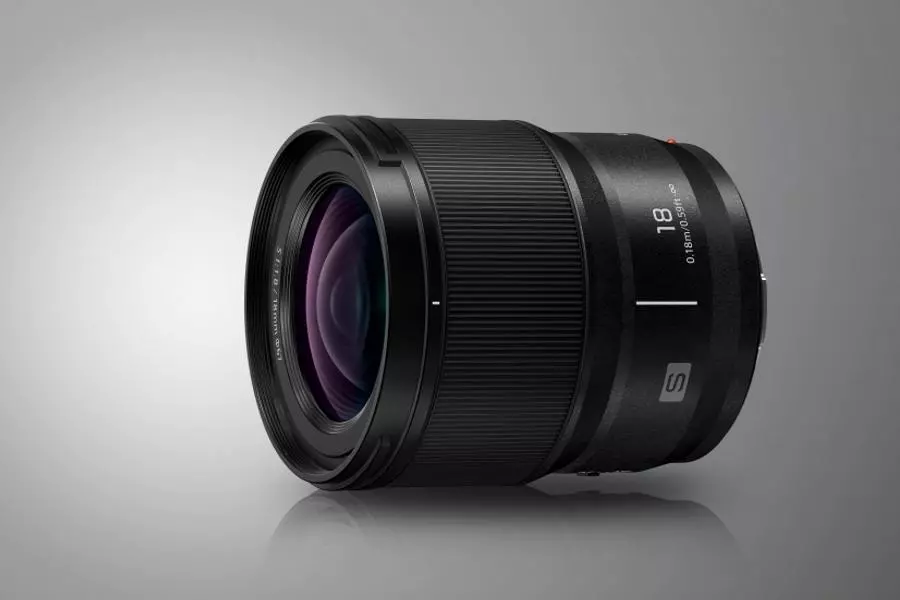 panasonic-lumix-s-18-mm-f-1-8-s-s18e