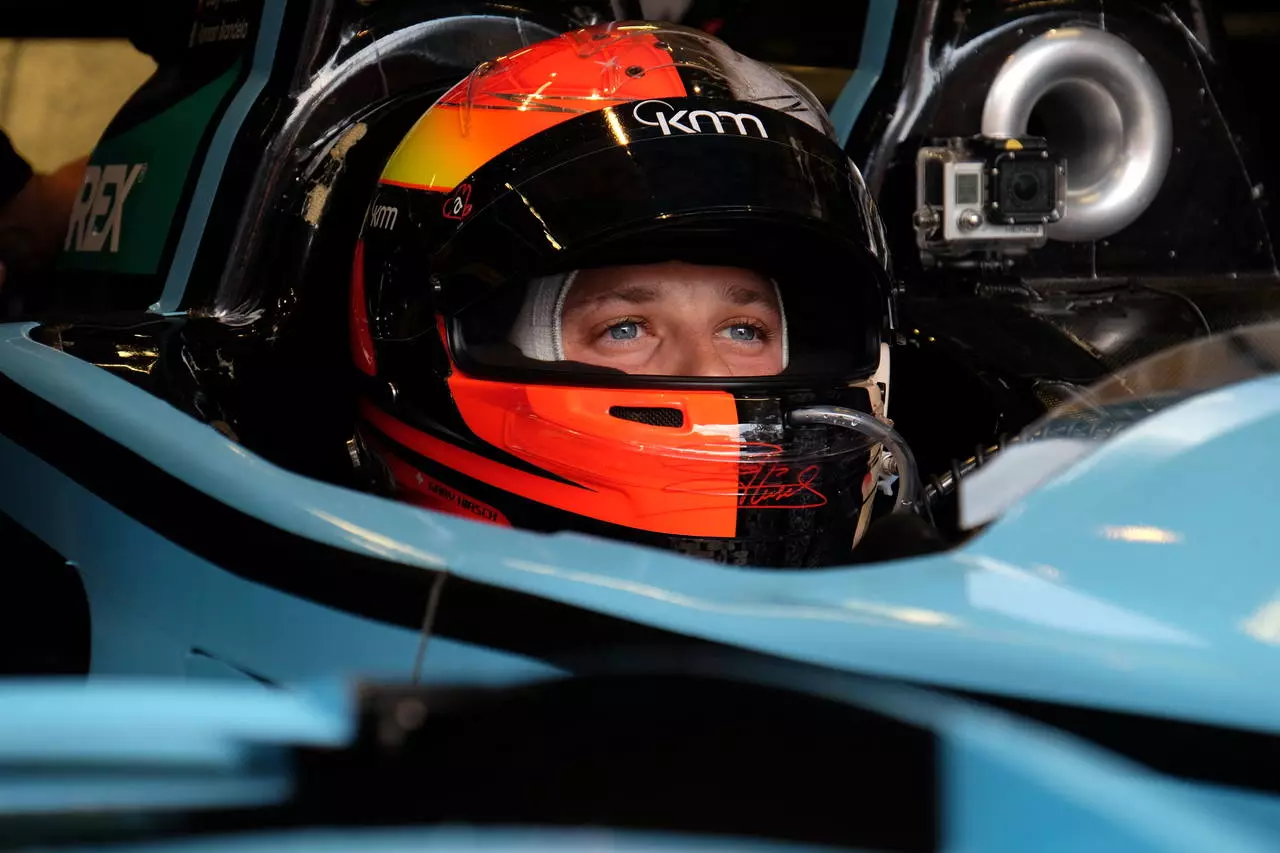 obiektyw-fujifilm-xf18-135mm-f3-5-5-6-r-lm-ois-wr#additional