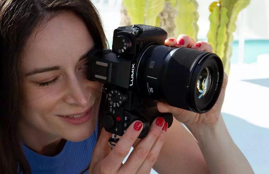 obiektyw-panasonic-lumix-s-50mm-f-1-8-s-s50e