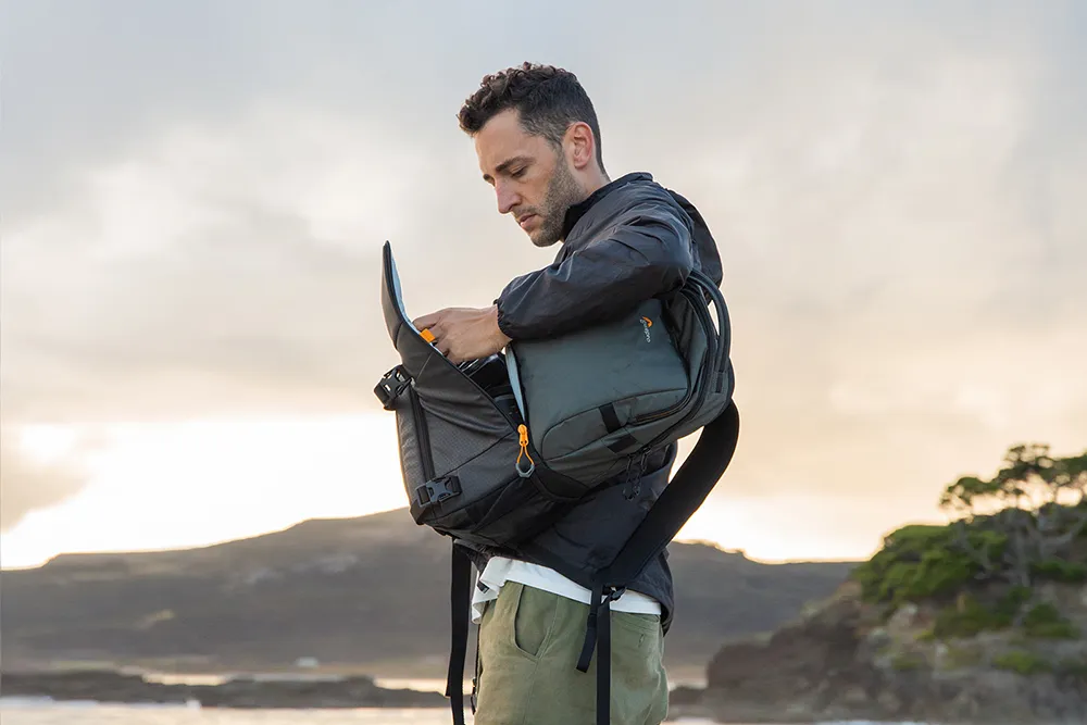 Plecak fotograficzny Lowepro Fastpack BP 250 AW III szary