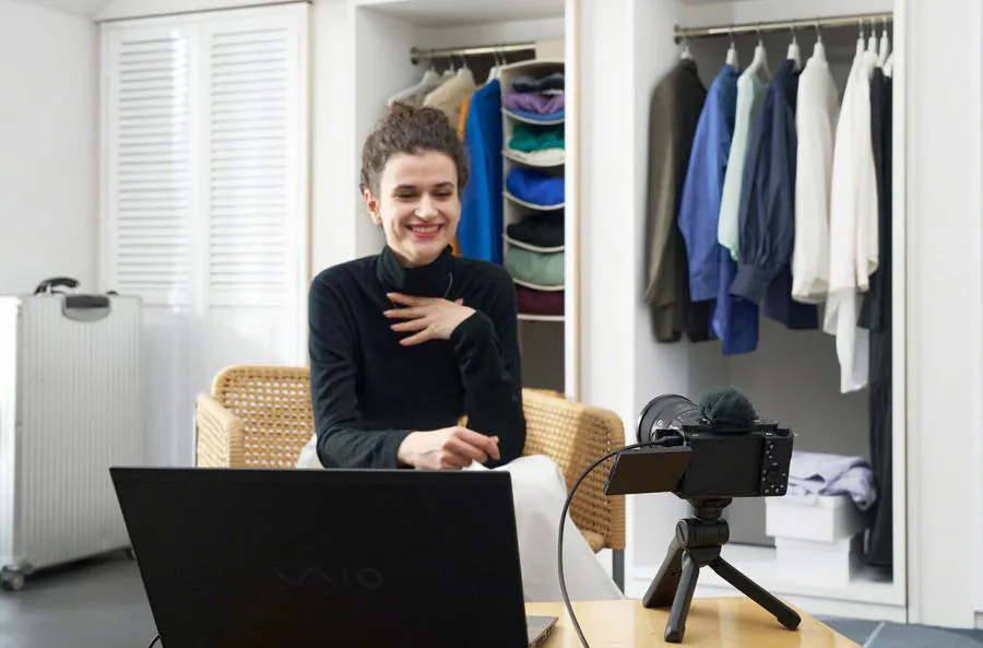 Sony ZV-E1 z obiektywem FE 28-60 mm f/4-5.6