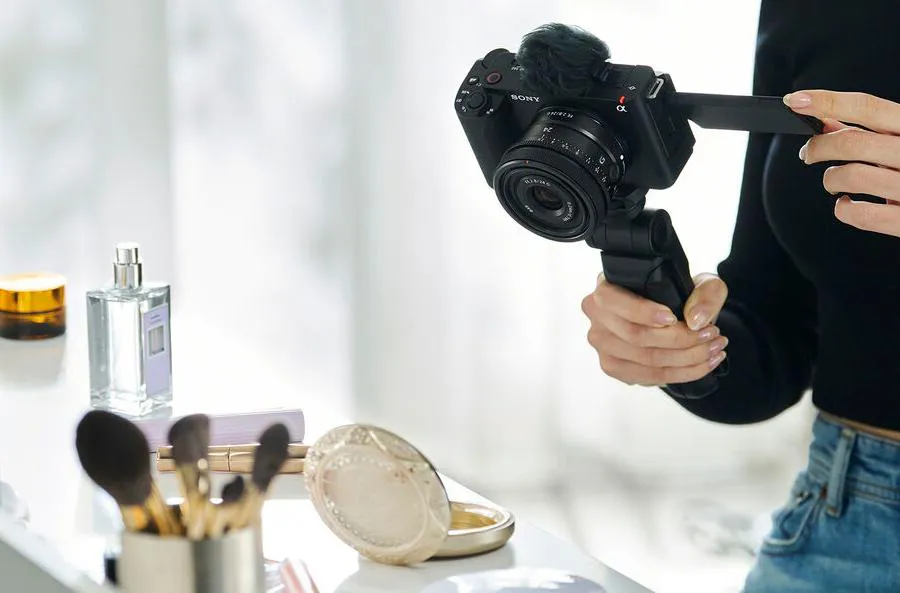 Sony ZV-E1 z obiektywem FE 28-60 mm f/4-5.6