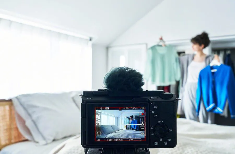 Sony ZV-E1 z obiektywem FE 28-60 mm f/4-5.6