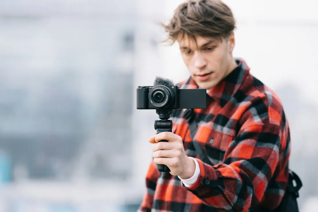 Sony ZV-E10 + E PZ 16-50mm f/3.5-5.6 OSS