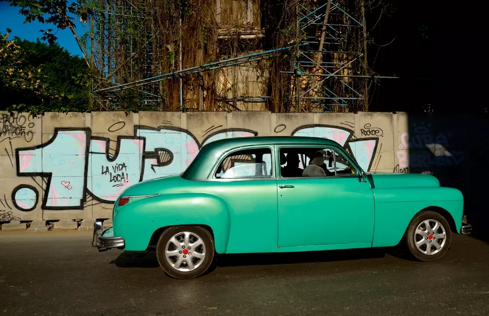 obiektyw-nikon-af-s-nikkor-24-85-mm-f-3-5-4-5-ed-vr