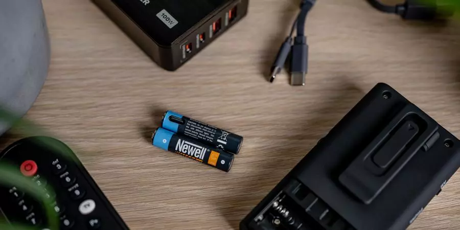 akumulator-newell-aaa-usb-c-500-mah-2-sztuki