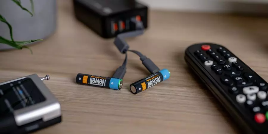 akumulator-newell-aaa-usb-c-500-mah-2-sztuki