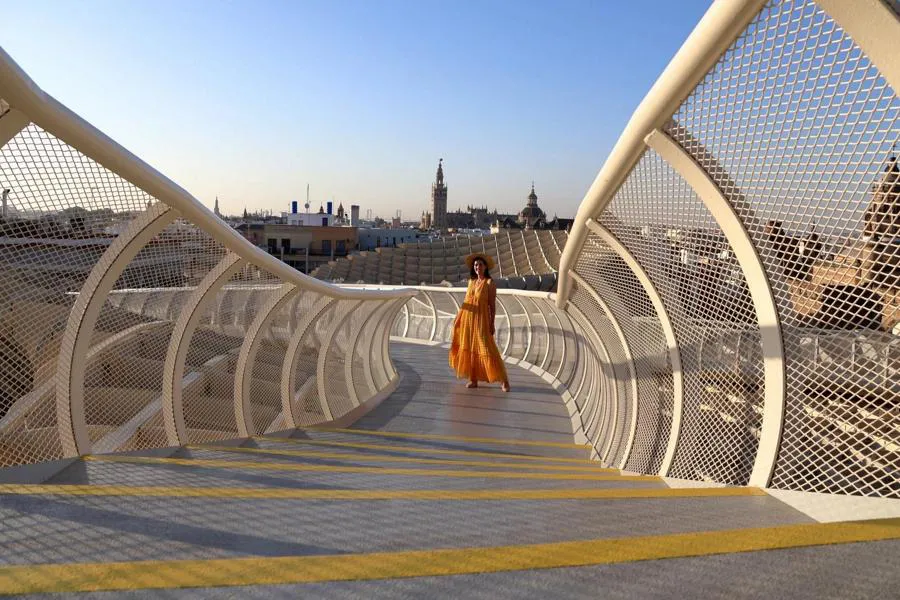 Canon EOS R10 + RF-S 18-45mm f4.5-6.3 IS STM