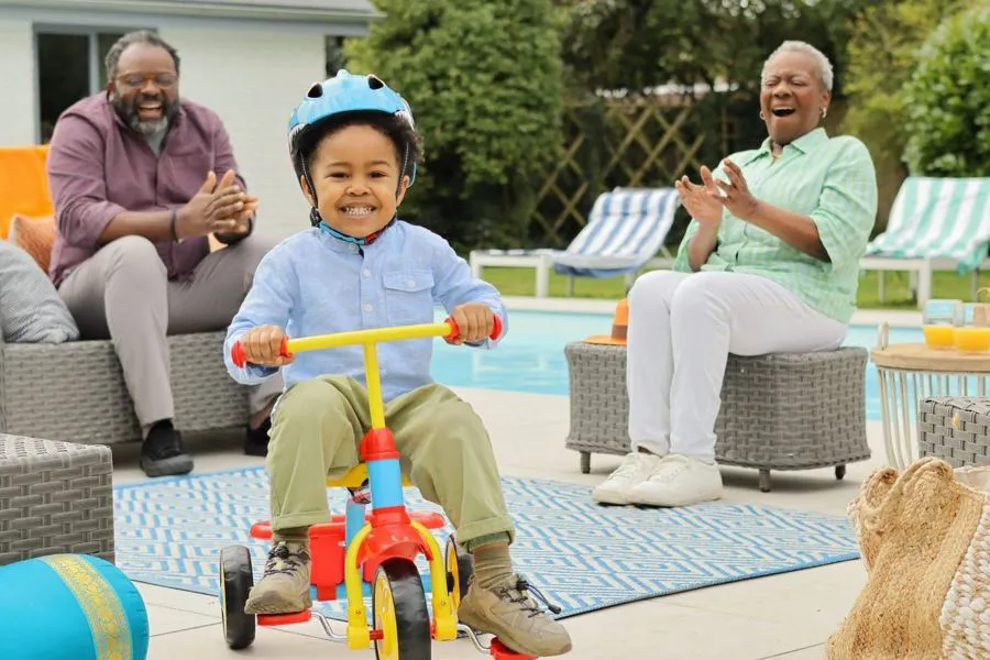 Canon EOS R100 + RF-S 18-45 mm f/4.5-6.3 IS STM