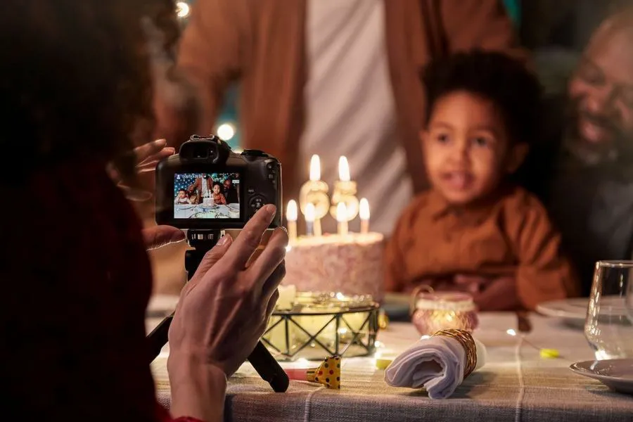 Canon EOS R100 + RF-S 18-45 mm f/4.5-6.3 IS STM