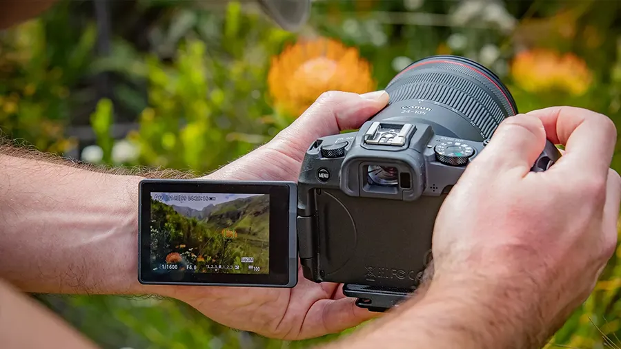 Canon EOS RP + RF 24-240 mm f/4-6.3 IS USM