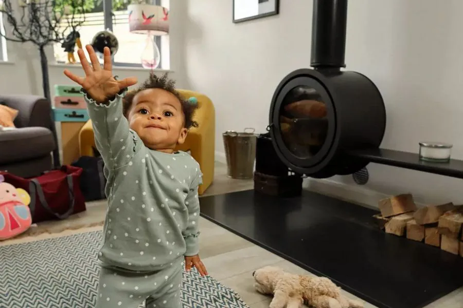 Canon EOS R100 + RF-S 18-45 mm f/4.5-6.3 IS STM + 55-210 mm f/5-7.1 IS STM