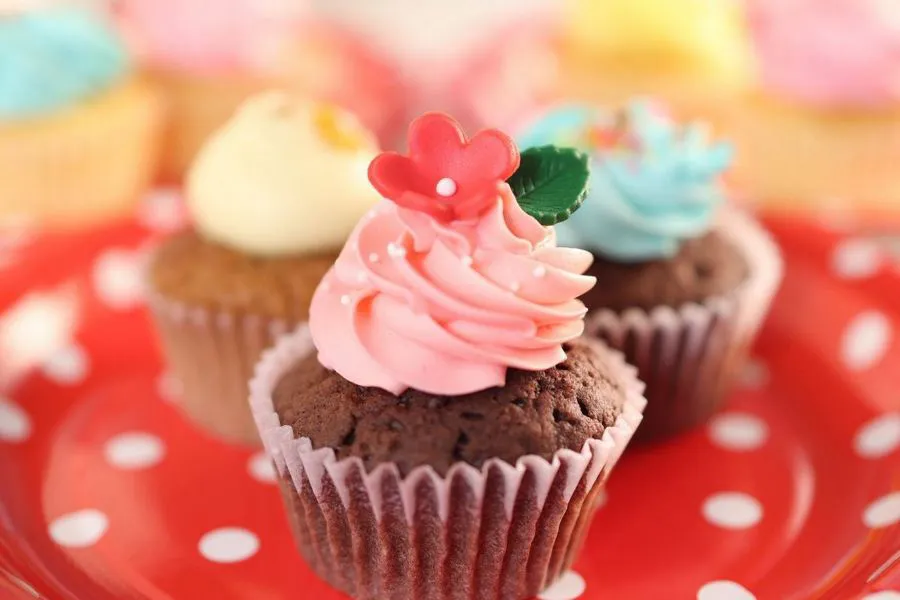 Canon EOS R100 + RF-S 18-45 mm f/4.5-6.3 IS STM + plecak + karta SD 32 GB + zapasowy akumulator LP-E17