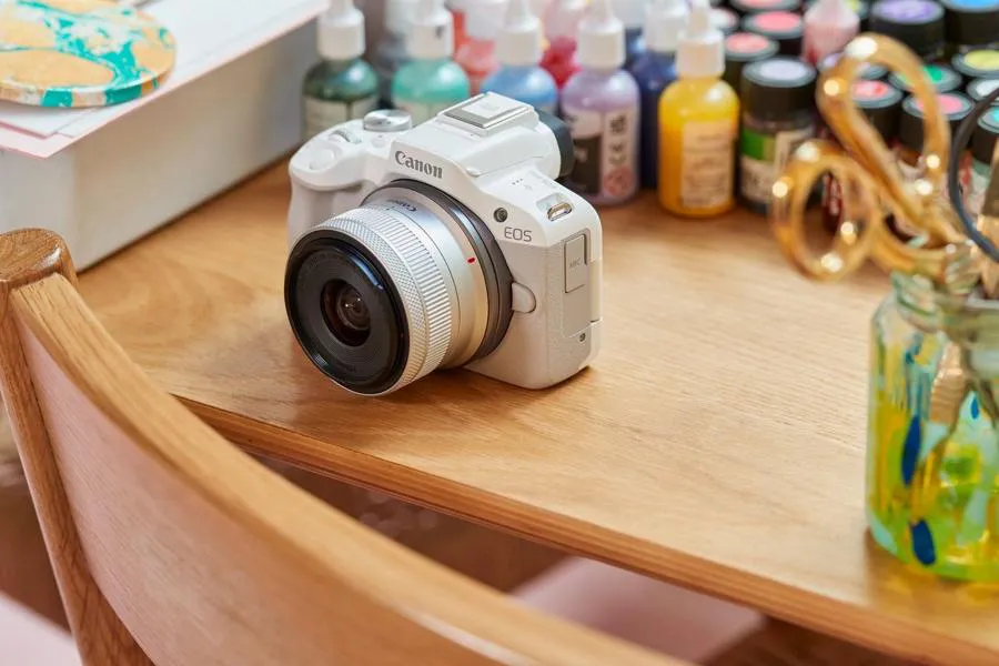 Canon EOS R50 + RF-S 18-45 mm f/4.5-6.3 IS STM biały