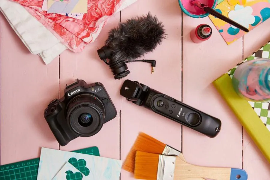 Canon EOS R50 + RF-S 18-45 mm f/4.5-6.3 IS STM zestaw dla vlogera czarny