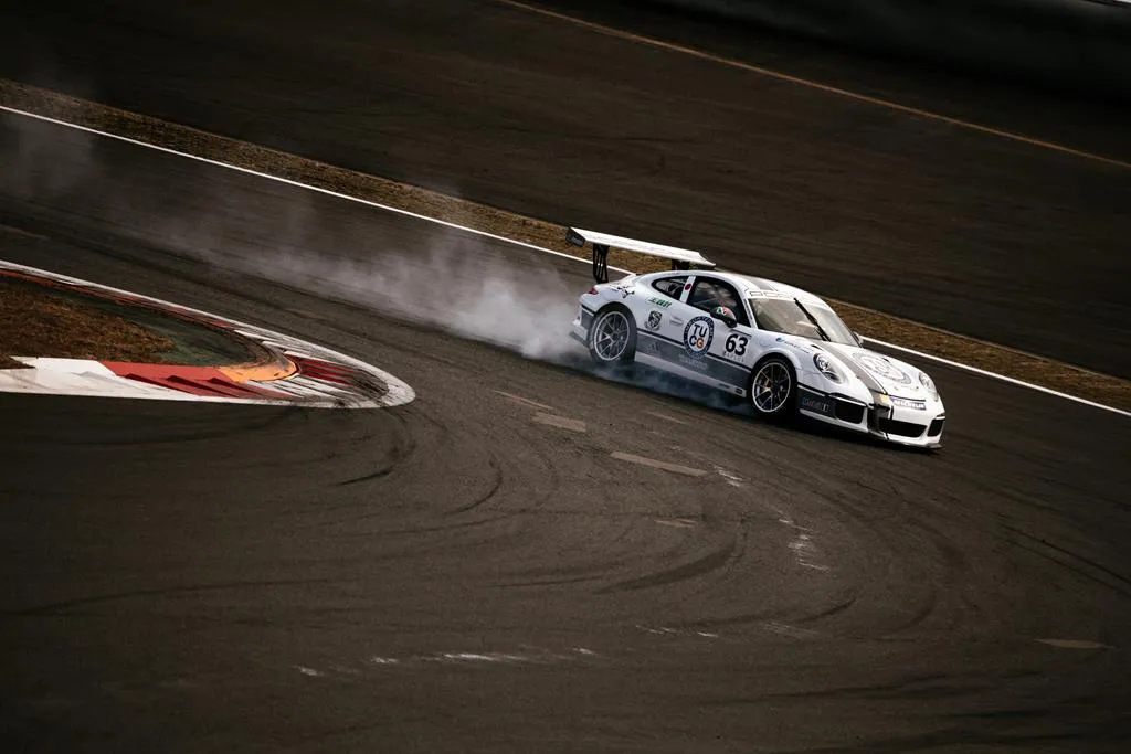 Obiektyw Sigma 100-400 mm f/5-6.3 DG OS HSM Contemporary / Nikon