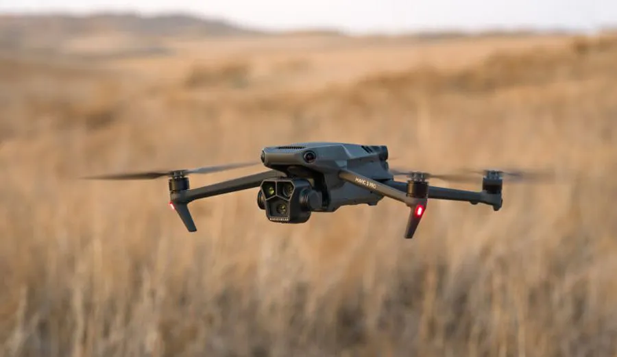 Dron DJI Mavic 3 Pro (DJI RC)