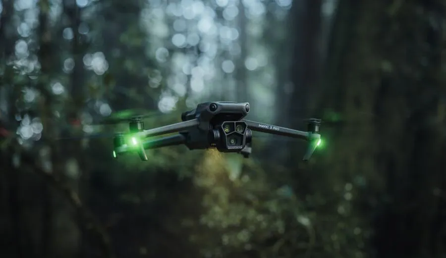Dron DJI Mavic 3 Pro Fly More Combo (RC PRO)