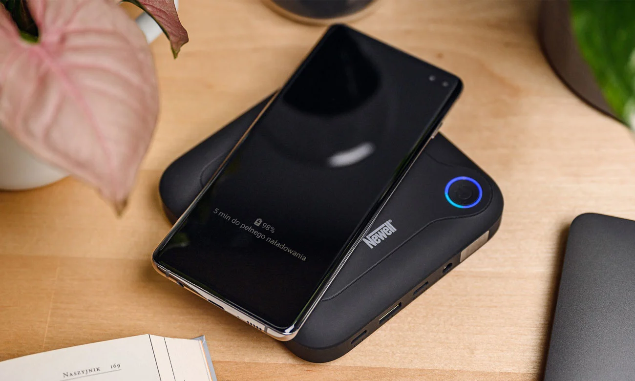 Powerbank 24 000 mAh Newell GP12 czarny