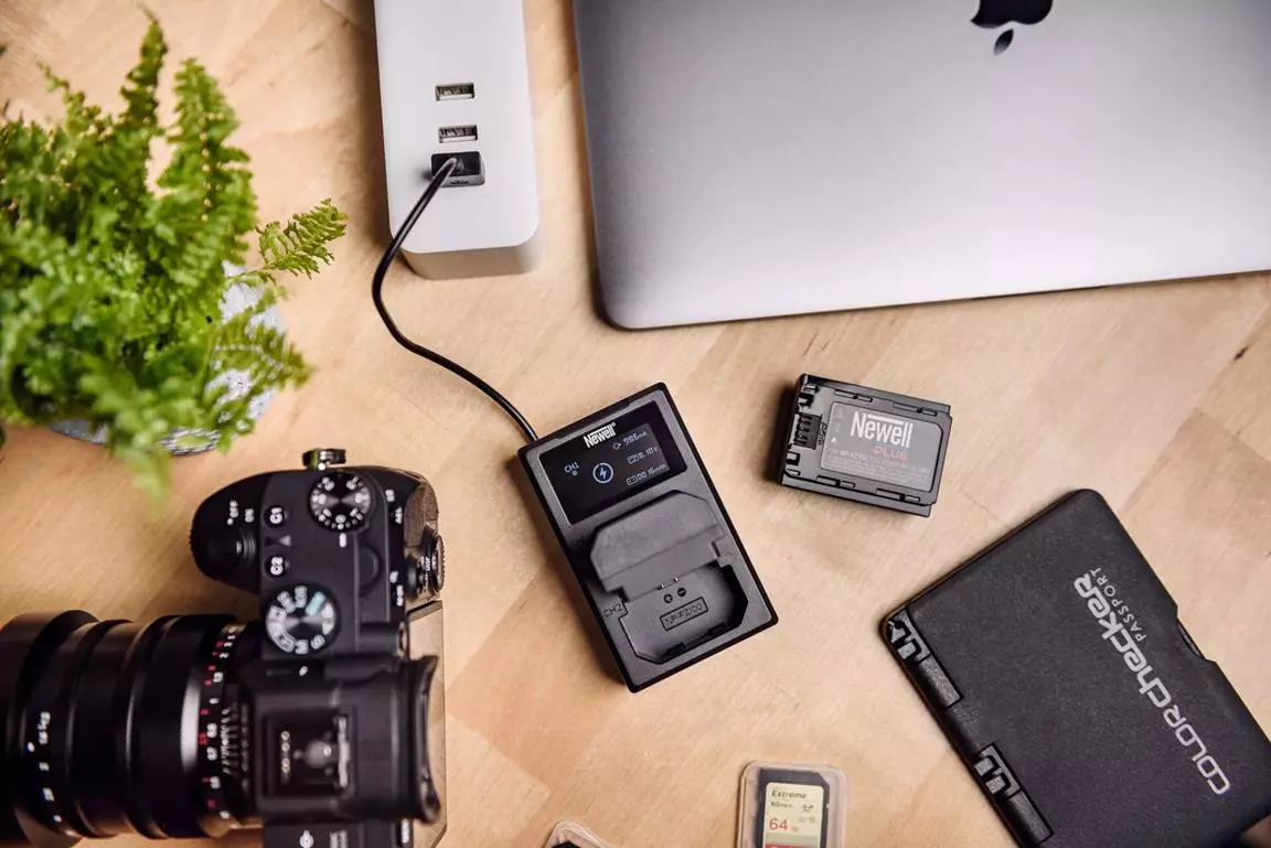 Ładowarka dwukanałowa Newell FDL-USB-C do akumulatorów LP-E17