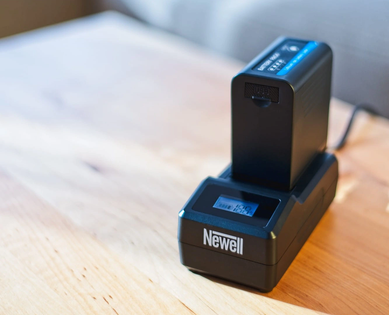 Ładowarka Newell Ultra Fast do Sony NP-F i NP-FM