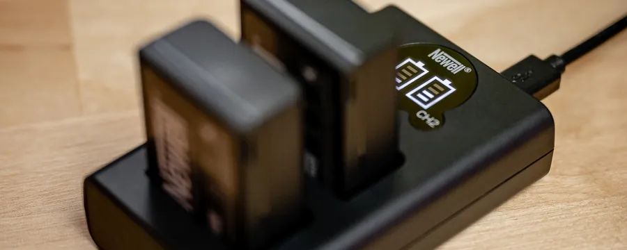 Ładowarka dwukanałowa Newell DL-USB-C do akumulatorów EN-EL25