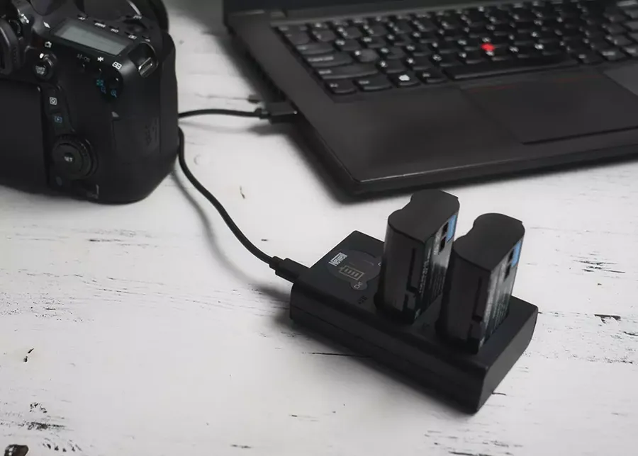 Ładowarka dwukanałowa Newell DL-USB-C do akumulatorów LP-E17