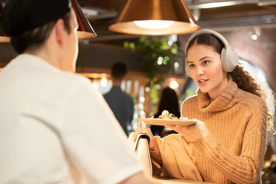 Słuchawki bezprzewodowe Sony WH-1000XM4 czarne