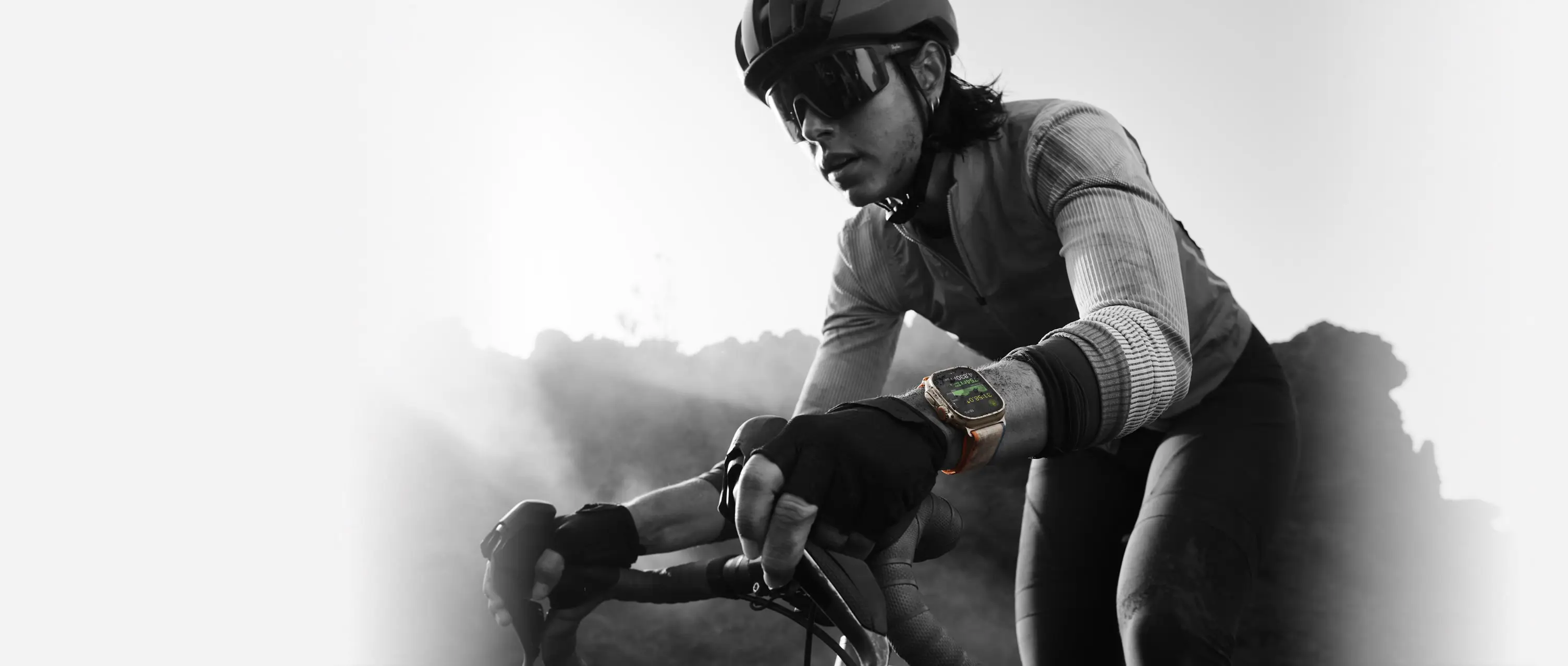 Apple Watch Ultra 2 LTE 49 mm koperta tytanowa + opaska Trail rozmiar M/L czarno-niebieski