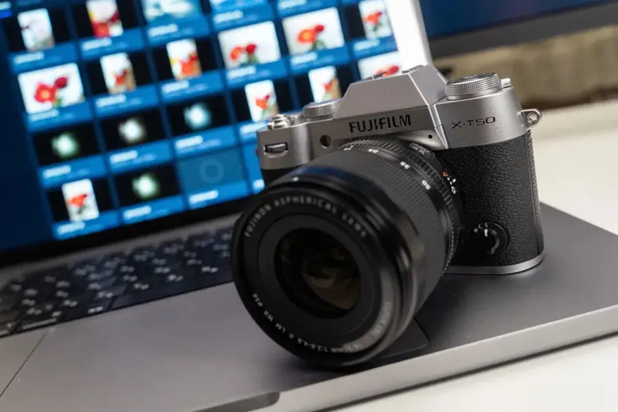 Aparat FujiFilm X-T50 + 16-50 mm f/2.8-4.8 R LM WR charcoal silver