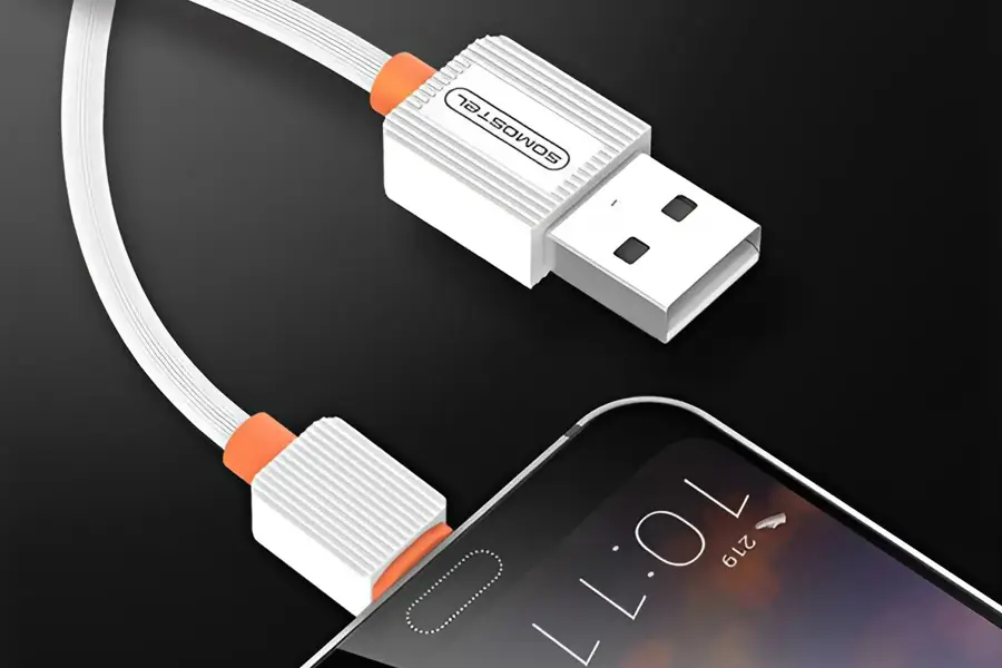 Przewód  USB-A - Lightning 2A 18 W 1m Somostel SMS-BP03 Quick Charge QC3.0 biały