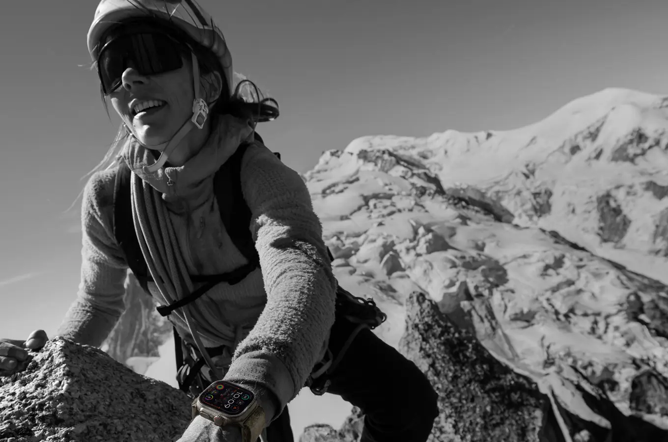 Apple Watch Ultra 2 LTE 49 mm koperta tytanowa + opaska Trail rozmiar S/M czarno-niebieski